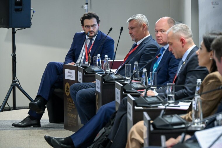 Обмен опытом, партнёрство и качественное ПО названы ключевыми факторами масштабирования решений заводов-маяков на ПМЭФ