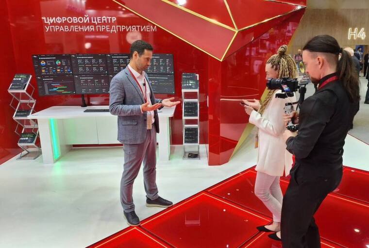 «Цифра» показала на ПМЭФ единый центр управления предприятиями холдинга